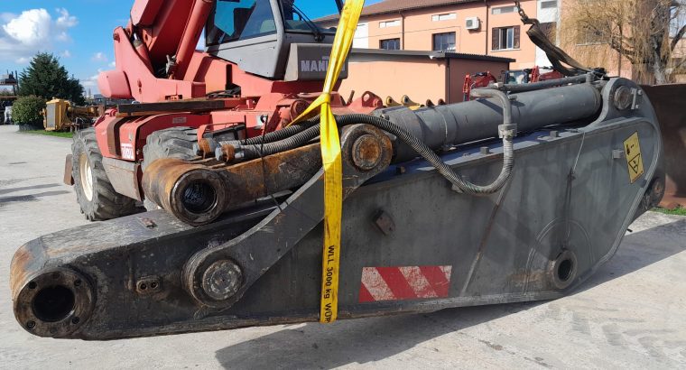 escavatore volvo ec700b