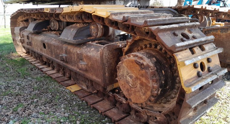 escavatore volvo ec700b