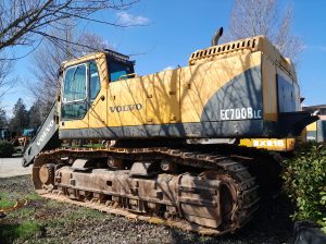 escavatore volvo ec700b