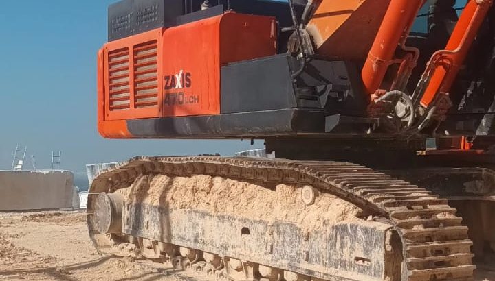 hitachi 470 excavator