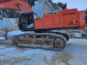 escavatore hitachi 870