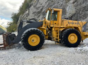 wheel loader volvo 330